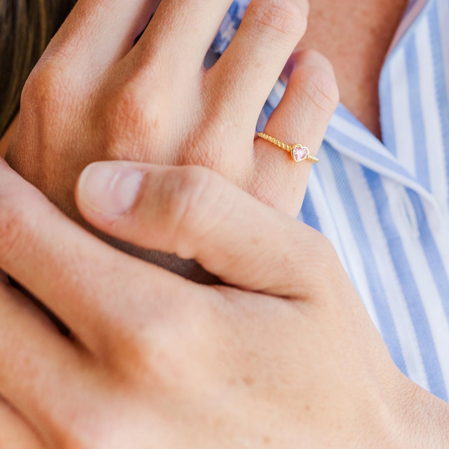 Bague pour bébé en forme de cœur rose